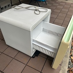 『無料』小型冷蔵庫の画像