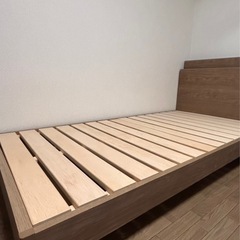 シモンズ Beautyrest マットレス＋木製ベッドフレーム 美品 使用浅め 定価16万 の画像