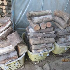1かごどれでも700円、限定6カゴ超山盛り薪、３０ｋｇ前後、乾燥薪、薪ストーブ、キャンプなどの画像