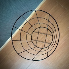 お譲りします❤️ワイヤーテーブル❤️カゴ バスケット 収納❤️テーブル付きバスケット❤️ワイヤーテーブル❤️コーヒーテーブル❤️ベッドサイドテーブル❤️リビング収納整理の画像