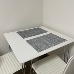 ホワイト 美品 机  テーブル ダイニングテーブル イス セット  ランチョンマットの画像