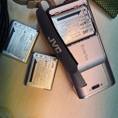 動作品 JVC Everio GZ-V570 フルハイビジョン 32GB内蔵 コンパクトデジタルカメラ バッテリーの画像