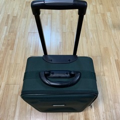 スーツケース　グリーンの画像