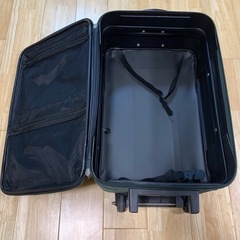 スーツケース　グリーンの画像