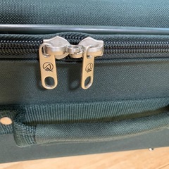 スーツケース　グリーンの画像