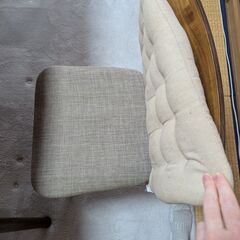 ニトリ ダイニングテーブル + 椅子3脚（1脚は汚れのため除外）の画像