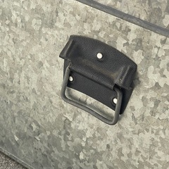 ブリキ製（衣装ケース）ガンガンの画像