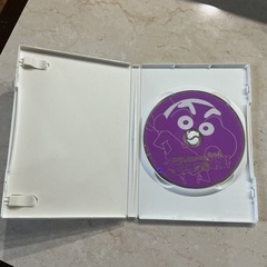 映画クレヨンしんちゃん嵐を呼ぶ歌うケツだけ爆弾💣💨爆弾がシロのお尻にくっついちゃった❗️爆弾を狙う追手が迫る‼️DVD📀の画像