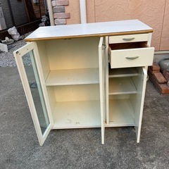 キッチンダンスの画像