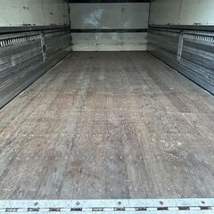 3.9坪/外寸長さ570cm●中型アルミバン、コンテナ　●バイクガレージ.キャンプ場.作業場.コンテナハウス.資材農機具.物置　●福岡発の画像