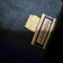 イヴ・サンローランペイズリー柄 ネイビー ブラック マルチカバーの画像