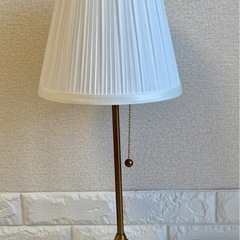 【受け渡し者決定】【IKEA人気商品】ÅRSTID オースティード テーブルランプの画像