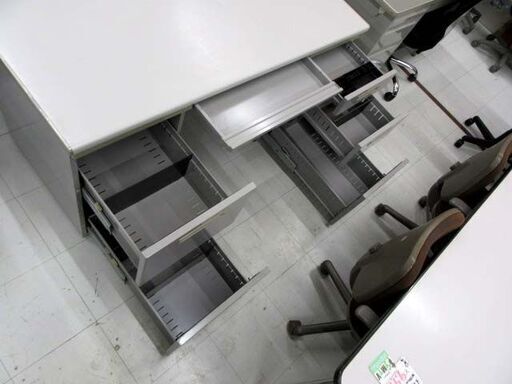 UCHIDA 事務机 両袖 幅140cm カギ2本付き グレー系 オフィスデスク オフィス家具 内田洋行 苫小牧西店