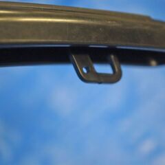 中古品　2625　ハンガー50本まとめ売り　同型50本　店舗用　硬質プラスチック　レナウン　GIVY　滑り止めあり　ボトム用フックありの画像