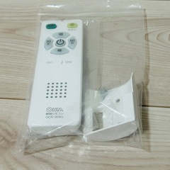 ★ほぼ新品・保証書付★ LEDシーリングライト 6畳タイプ 調光 昼光色 リモコン付 (在庫2個) の画像