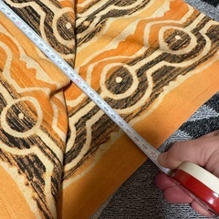 オレンジ 円形模様 マルチカバーの画像