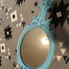 Francfranc 装飾的な水色の楕円形壁掛け鏡の画像
