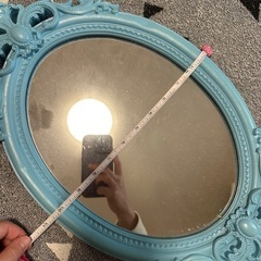 Francfranc 装飾的な水色の楕円形壁掛け鏡の画像