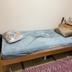 Single bed with mattress の画像