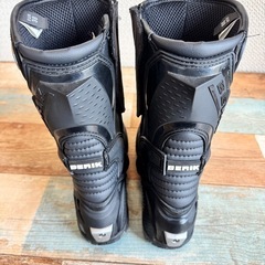 女性使用 ベリック レーシングブーツGP-Xの画像