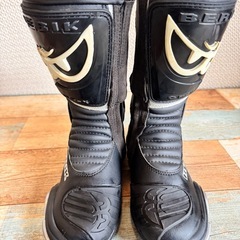 女性使用 ベリック レーシングブーツGP-Xの画像