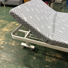 定価25000円美品！！エムールの折りたたみベット！の画像