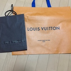 ハイブランド 紙袋の画像