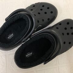 CROCS クロックス バヤ ラインド クロッグ ブラック 25.0cmの画像
