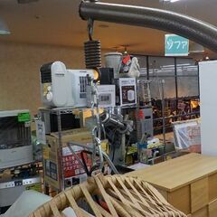 美品！ ハンギングチェア たまご型 ブラウン系 クッション・枕付き 1人用 室内 リラックスチェア イス　西岡店の画像