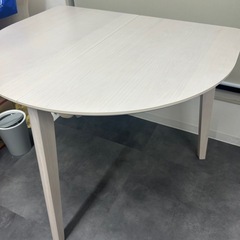 新品テーブルの画像