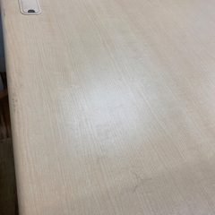 オフィスデスクの画像