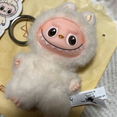 ラブブ イニシャル ぬいぐるみペンダント Aの画像