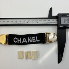 CHANEL シャネル アームバンド ロゴ アームクリップ ゴールド 片側のみ / ゴム破損あり 実用可（保持力弱め）の画像