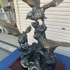 【大型 置物／三羽の鳥のブロンズ調オブジェ】の画像