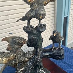 【大型 置物／三羽の鳥のブロンズ調オブジェ】の画像