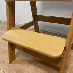 子ども用の椅子の画像