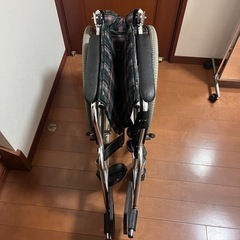 折り畳み車椅子（車イス）の画像