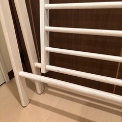 木製ハンガーラック　白　折り畳み　丈夫の画像