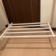 木製ハンガーラック　白　折り畳み　丈夫の画像