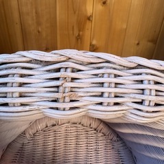 ラタンの椅子＊ライトピンクの画像