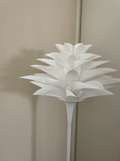 『美品・エレガント』蓮の花のようなデザイン！LEDフロアライト 高さ175cm（間接照明）