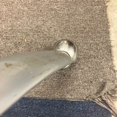 M2511-311 キャスター付き ダイニングチェア レザー風 ブラック 回転式 キズ汚れ有りの画像