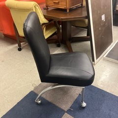 M2511-311 キャスター付き ダイニングチェア レザー風 ブラック 回転式 キズ汚れ有りの画像