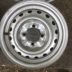 ニッサンADバン　ホイール（キャップ付き）4本の画像