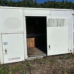 外寸長さ360+20cm ●コンテナ、仕切り有り、横ドア付き、内寸高さ208cm ●キャンプ場.お庭.離れ.作業場.工具道具物置 ●福岡 No.6(う)の画像