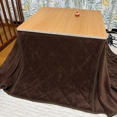 こたつリバーシブルカラー　折りたたみ脚　掛け布団付き　の画像