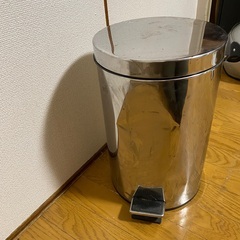 【取引者決定】閲覧ありがとうございました。ステンレスペダル式ゴミ箱　直径280　高さ42の画像