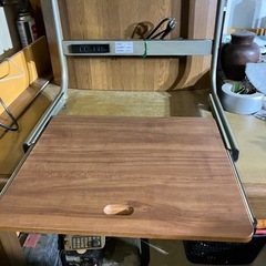 「引取り待ち」卓上ノートPCラックの画像