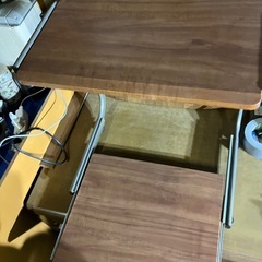 「引取り待ち」卓上ノートPCラックの画像