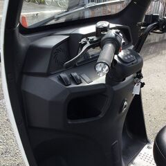 横浜市発　☆美車☆　サイド雨除けカバー付き　ビークルファン　EVトゥクトゥク　電動トライク　ホワイト色　白色　EVトライク　電動トゥクトゥク　EVTUKTUK　電動バイクの画像